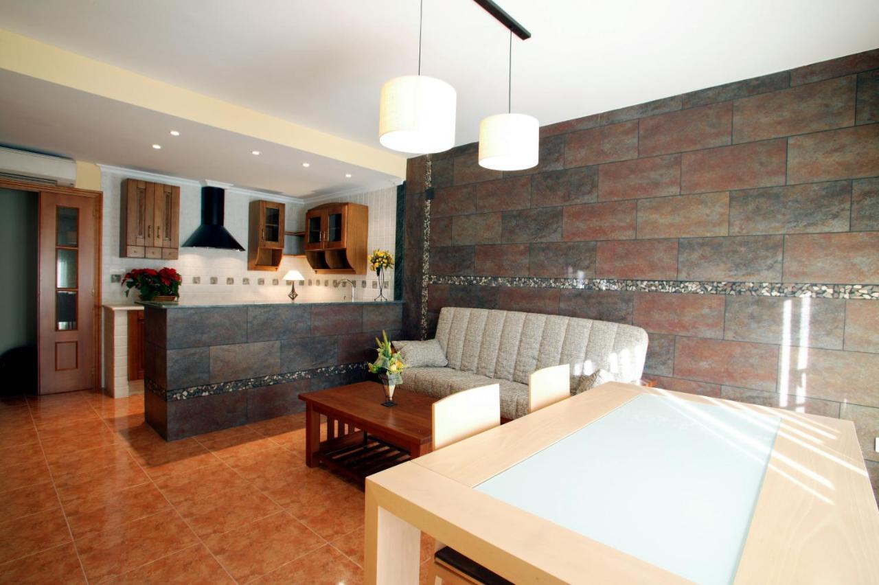 Apartamentos Hotel 77 Ayora Exteriör bild