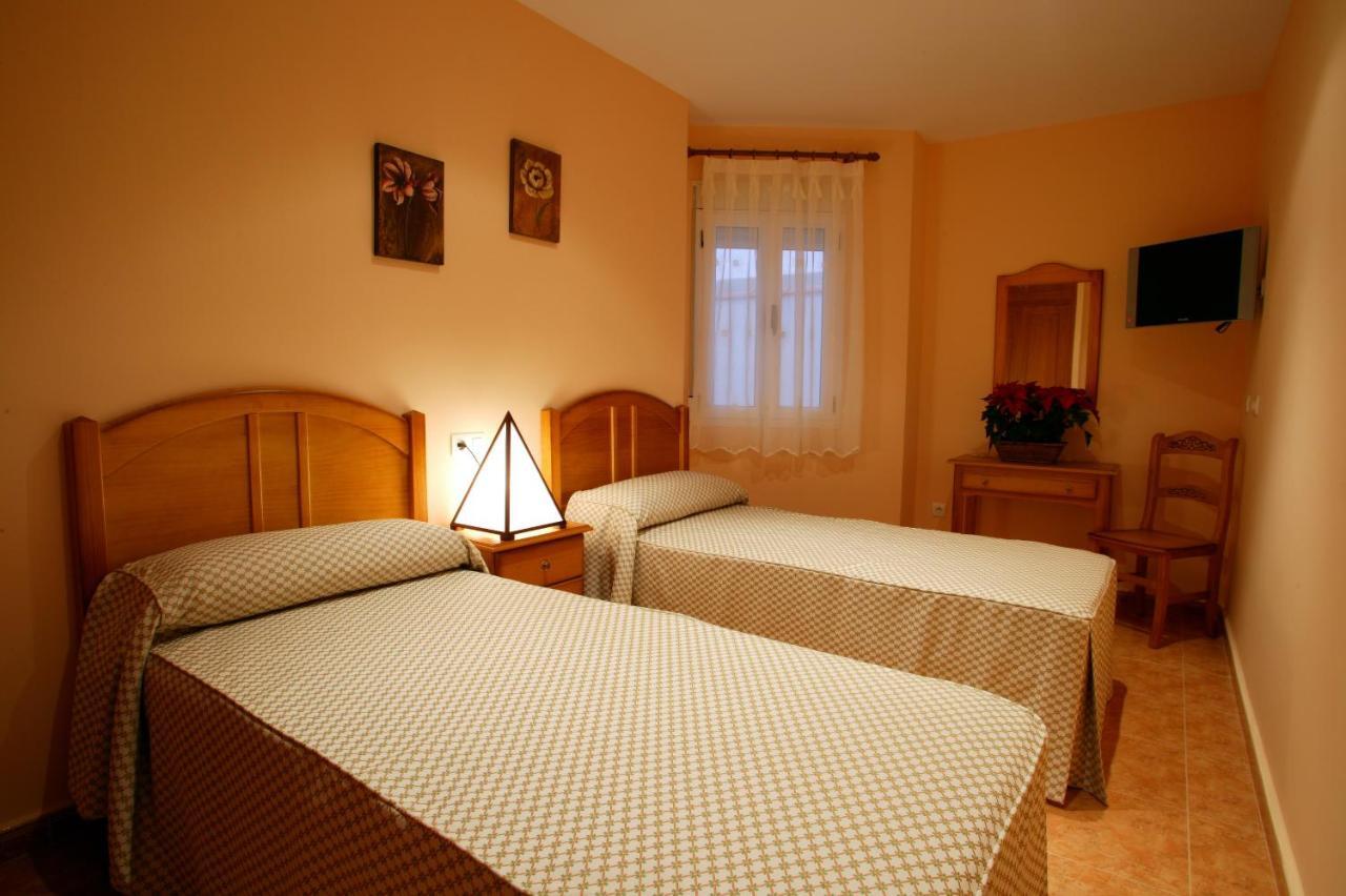 Apartamentos Hotel 77 Ayora Exteriör bild