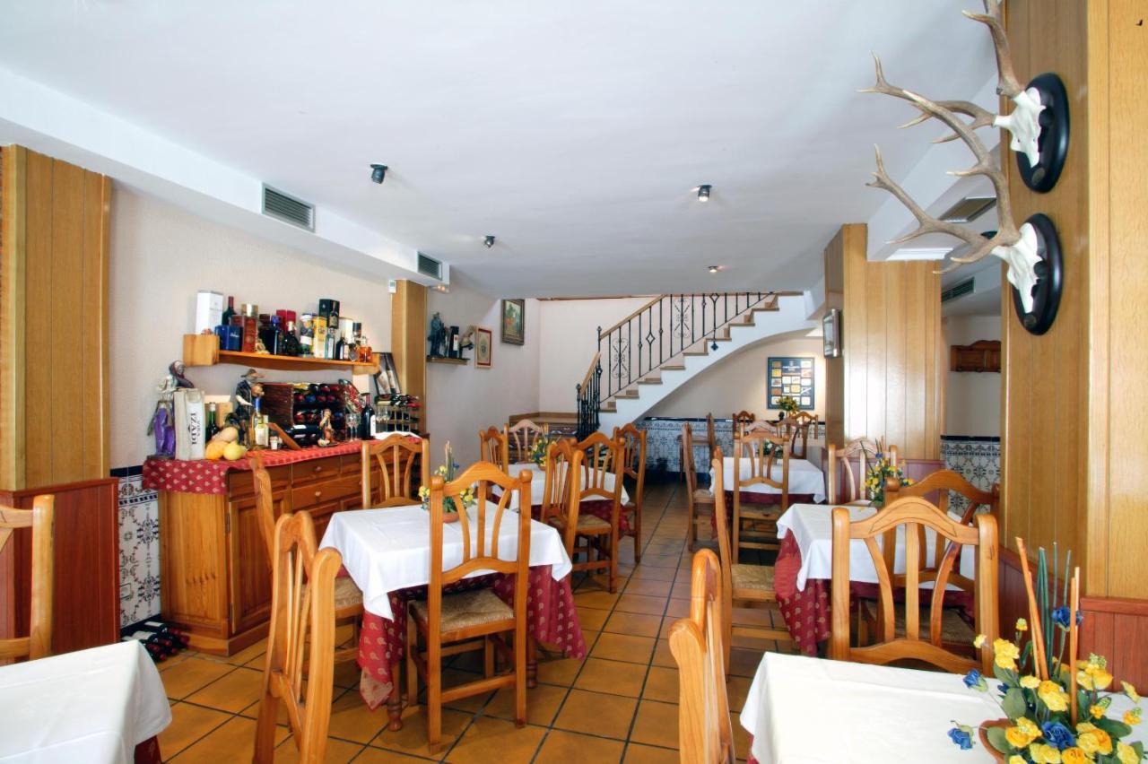 Apartamentos Hotel 77 Ayora Exteriör bild